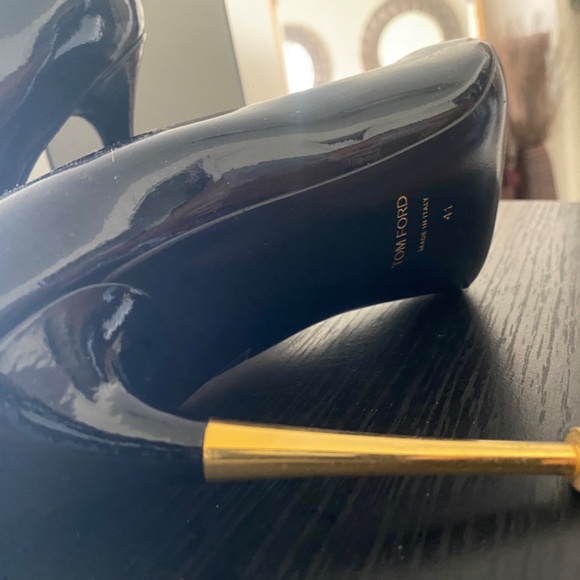 RARE Tom Ford Patent Leather Peep Toe Pumps - Picture 6 of 6